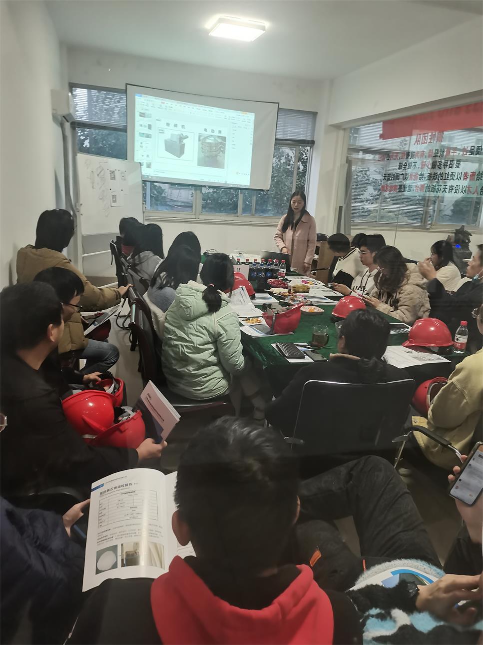 氟铂斯给常州大学学生上课